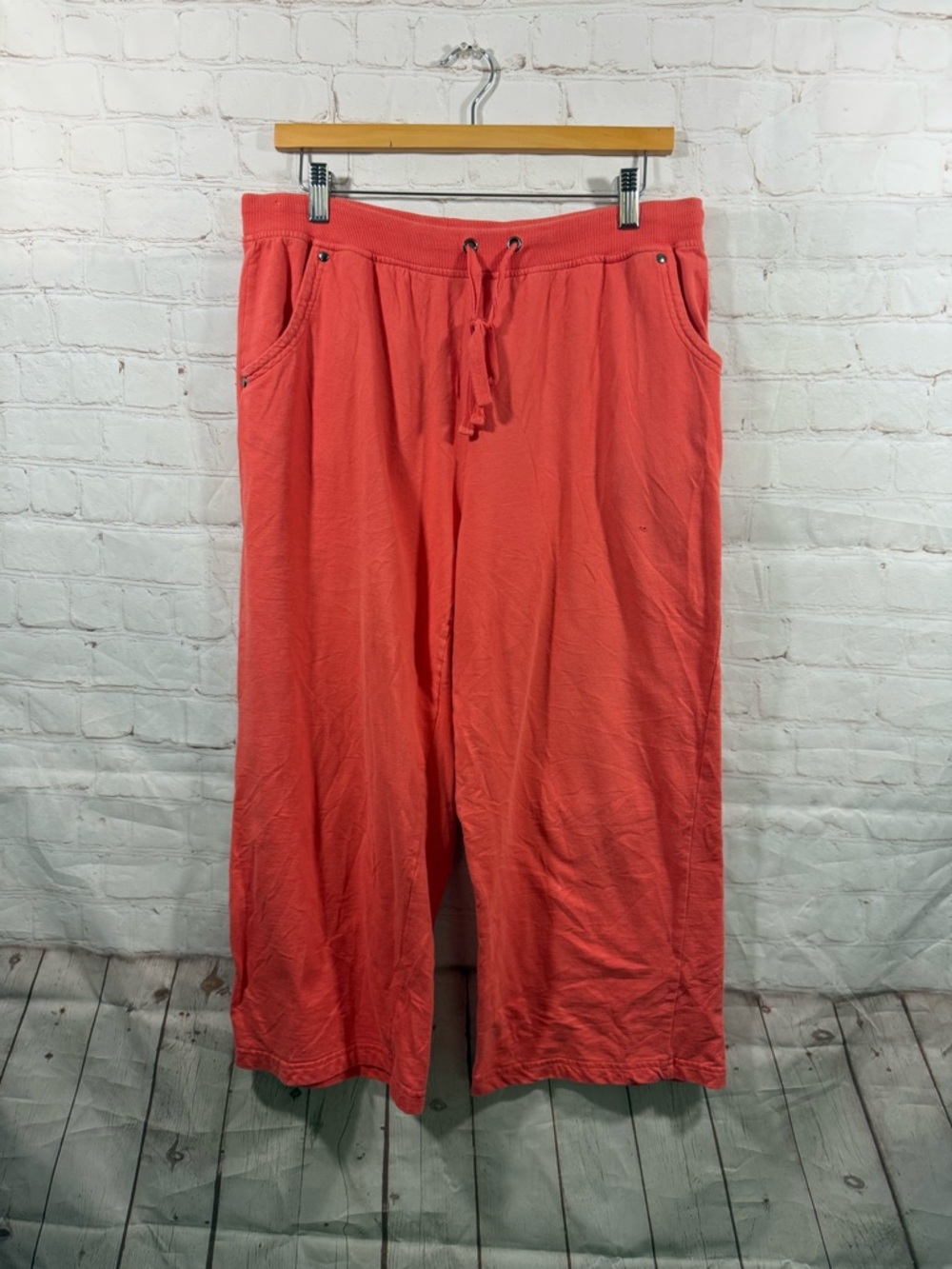 Onque Casuals Womens Size Large Coral Pull On Drawstring Capri Pants
